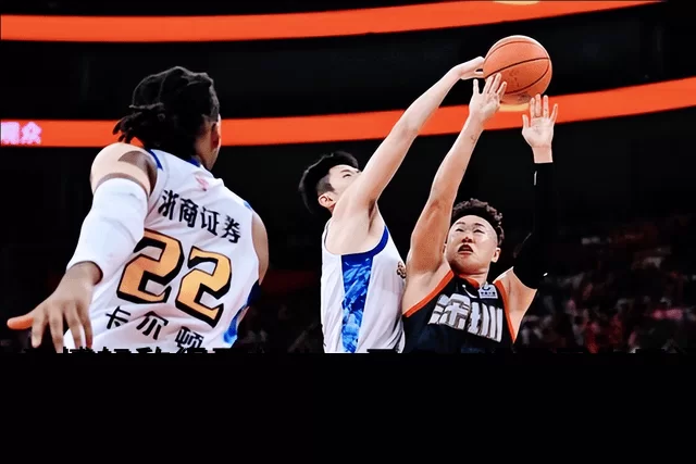 王博轻敌得不偿失，三名大将不同伤病闯进总决赛如何面对京沪呢？_广厦队_深圳队_比赛
